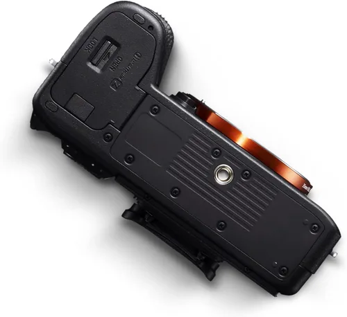 Miniatura 6 de Sony Cuerpo de cámara sin espejo de marco completo α7 III (ILCE-7M3/B) - Sensor BSI de 24.2 MP, video HDR 4K Lente FE de 0.945-2.756 in, monitor