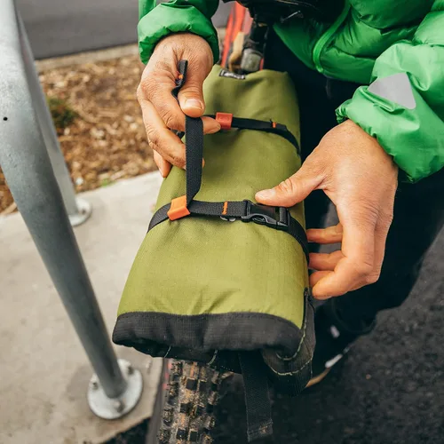 Miniatura 8 de GEAR AID Correas de uso general con hebilla de liberación lateral, asegura y comprime equipamiento de camping, ciclismo, caza, navegación, ancho