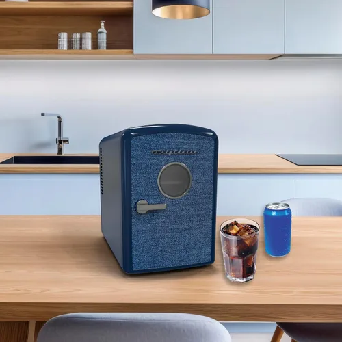 Miniatura 8 de Frigidaire Mini Refrigerador Personal, Capacidad de 1 Galón para 9 Latas, Incluye Enchufes para Toma de Corriente Doméstica y Cargador de CC – 9.84