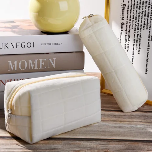Miniatura 4 de SOIDRAM Bolsa de Maquillaje a Cuadros Bolsa Cosmética de Felpa Blanca Bolsa de Maquillaje 1 Pieza de Gran Capacidad Bolsas de Maquillaje y 1 Pieza