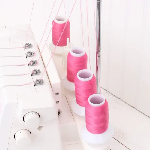 Miniatura 7 de Hilo elástico lanudo de Threadart para serger - Bobinas de 1000 m - Hilo de nailon para traje de baño, lencería, tejidos - Negro - Color 9228