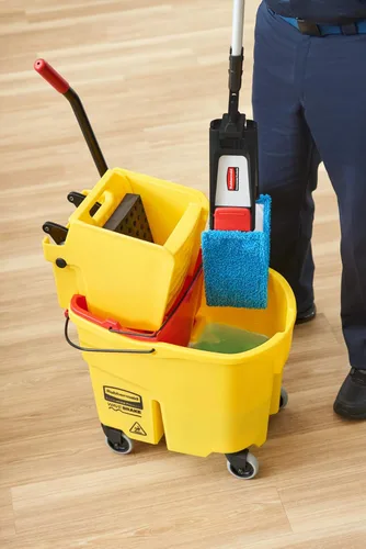 Miniatura 4 de Rubbermaid Commercial Products Almohadilla de microfibra plana adaptable de 18 pulgadas, azul, para limpiadores profesionales y limpieza ligera