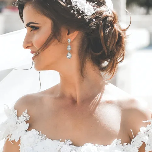 Miniatura 121 de EleQueen Pendientes de cristal austriaco en tono dorado para mujer, forma de pera de 2.5 pulgadas, color esmeralda