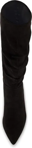 Miniatura 3 de CUSHIONAIRE Botas Porsha de tacón fruncido para mujer con espuma viscoelástica, anchos disponibles, Negro