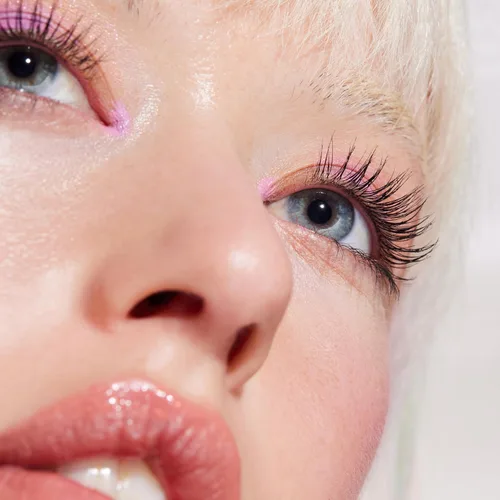 Miniatura 13 de Pacifica Activist Volume & Curl Mascara – Rímel de rizado instantáneo y voluminizador, fórmula de ceras y fibras vegetales, cepillo vegano, vegano