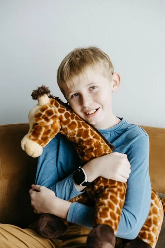 Miniatura 5 de The Petting Zoo Peluche de jirafa, regalos para niños, animales salvajes del zoológico Onez, juguete de peluche jumbo de jirafa de 24 pulgadas