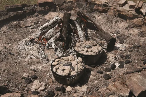 Miniatura 4 de Lodge L10DCO3 - Horno holandés de hierro fundido para campamento profundo, pre-sazonado, 5 cuartos de galón y 10 pulgadas, color negro