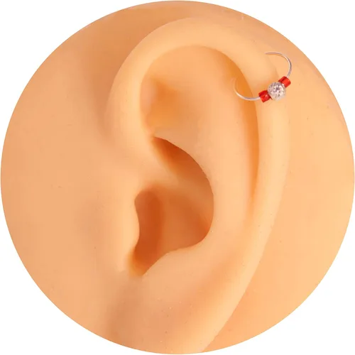 Variedad de aretes de aro para cartílago