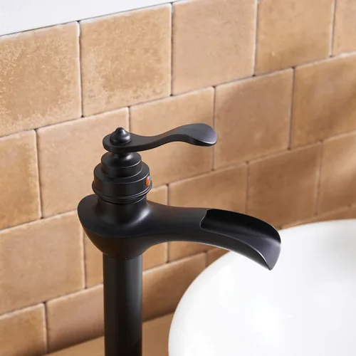 Miniatura 2 de BWE Grifo de Lavabo Tipo Vasija Negro Mate Cascada de Un Solo Orificio con Manija y Tapón de Desagüe Pop-Up Ensamblaje y Manguera de Suministro