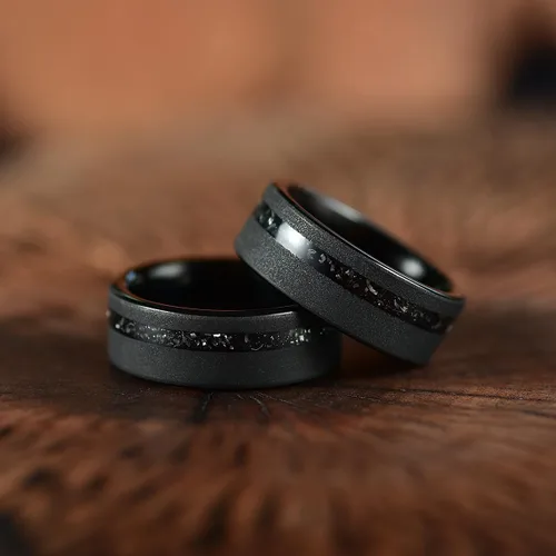 Miniatura 4 de Anillo de boda para hombre, tungsteno de meteorito aplastado, negro, 0.315 in