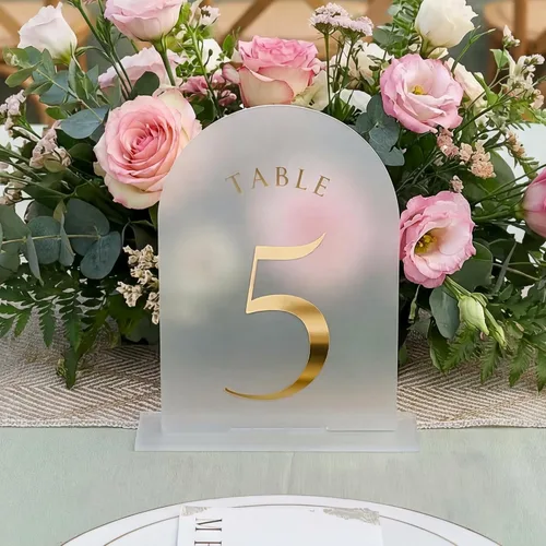 UNIQOOO Números de mesa de arco esmerilado para boda 1-15 con soportes, lámina de oro impresa en acrílico de 5x7, signos de exhibición y soportes,