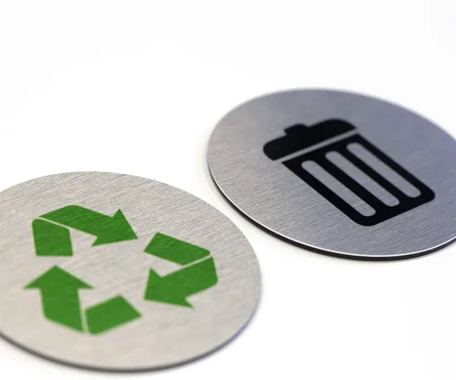 Letreros de metal para basura y reciclaje, marcadores de basura y reciclaje, juego de 2, 1 letrero de basura negro y 1 letrero de reciclaje verde,
