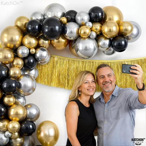 Miniatura 7 de KatchOn, Kit de arco de globos de graduación dorados y negros 2026 – Paquete de 85 Flecos de graduación, telón de fondo de graduación