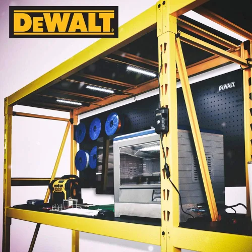 Miniatura 5 de Dewalt Kit de luces magnéticas LED activadas por movimiento para trabajo y tiendas de mecánica (3 luces, 500 lúmenes cada una)