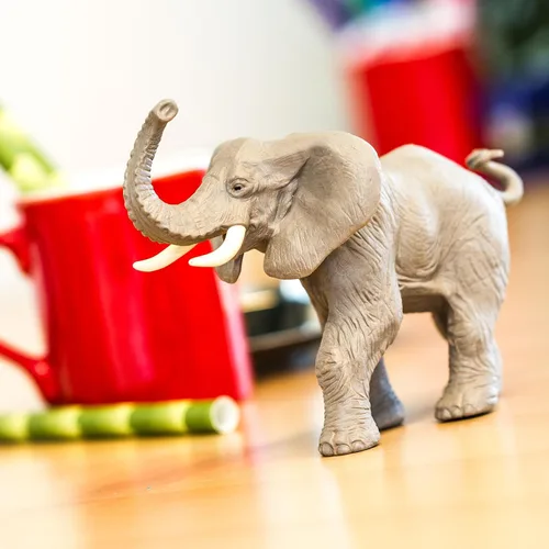 Miniatura 6 de Safari Ltd. Figura de elefante africano, figura detallada de plástico de 6.25 pulgadas, juguete educativo para niños, niñas y niños a partir de 3