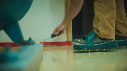 Miniatura 3 de Midwest Rake - Zapatos con púas afiladas estilo Sharp para recubrimientos resinosos, con púas reemplazables, grandes (Varios tamaños: M - XL)