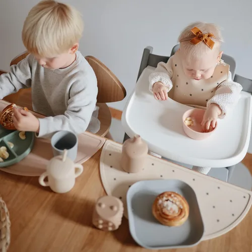 Miniatura 5 de Mushie Mantel Individual de Silicona para Niños Diseño Antideslizante Libre de BPA (Arcoíris)