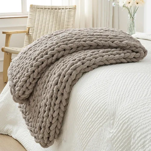 Miniatura 52 de Bigacogo Manta de punto grueso para sofá, 51 x 63 pulgadas, 100% tejida a mano con hilo de felpilla grueso jumbo, acogedoras y suaves mantas grandes