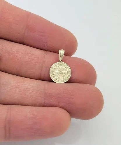 Miniatura 4 de Colgante de oro amarillo de 10 quilates con medalla de San Benito de Nursia, pequeño, Oro amarillo, Sin piedra