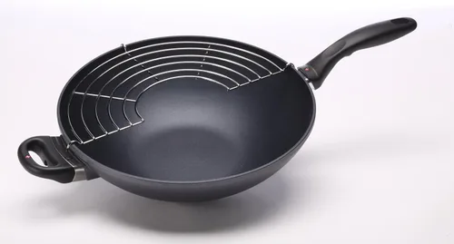 Miniatura 2 de Swiss Diamond Wok Wok HD antiadherente de aluminio recubierto de diamante de 12.5 pulgadas, 5.3 cuartos de galón, incluye tapa y estante de tempura