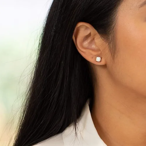 Miniatura 5 de Peora Aretes de ópalo de fuego blanco creado para mujer en oro blanco de 14 quilates, solitario clásico, corte cojín de 0.23 pulgadas, 1 quilate