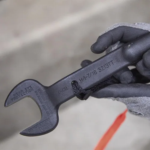 Miniatura 5 de KLEIN TOOLS 3213TT - Llave de construcción con agujero de sujeción, fabricada en Estados Unidos, apertura nominal de 1-7/16 pulgadas, perno de 7/8