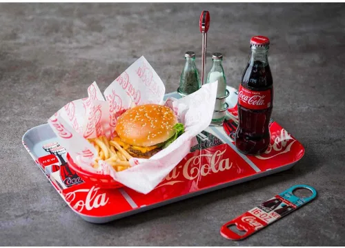 Miniatura 6 de TableCraft 's Coca-Cola - Abrebotellas de metal plano, gráfico, color rojo