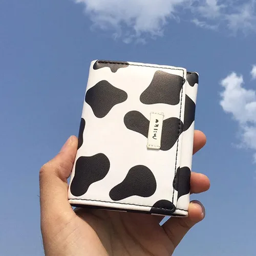 Miniatura 2 de Linda cartera pequeña Copmact para mujeres y niñas, triple tarjetero para identificación, ventana, bolsillo para efectivo, estampado de vaca