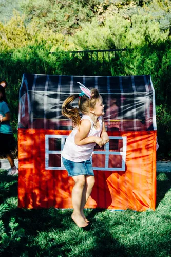 Miniatura 12 de Pacific Play Tents 60810 Barnyard Playhouse Carpa, 48 x 38 x 48 pulgadas, Multi