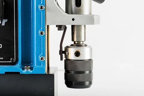 Miniatura 8 de Unibor EQ50 3MLC - Taladro magnético QuickHitch, versátil y duradero, 2 velocidades de engranaje para un corte óptimo, ideal para trabajos de metal