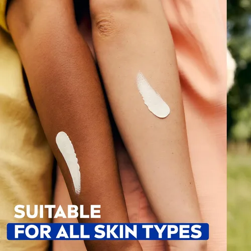 Miniatura 10 de NIVEA Crema hidratante para el cuerpo, la cara y las manos, fórmula alemana, rica crema hidratante corporal con provitamina B5, lata de 8.4 onzas
