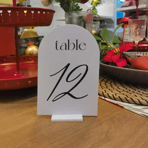 Miniatura 6 de Paquete de 15 carteles acrílicos de arco blanco con soporte para número de mesa de bricolaje, 6 x 4 pulgadas, letreros acrílicos blancos