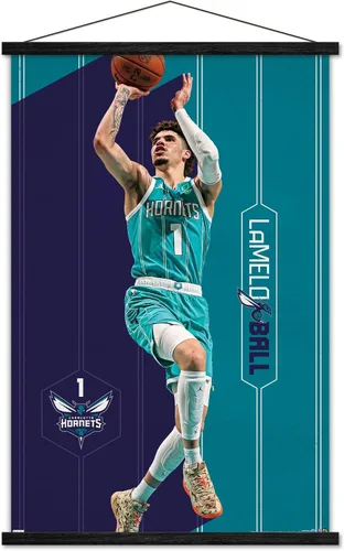 Miniatura 8 de Trends International NBA Charlotte Hornets - Póster de pared LaMelo Ball 23, 22.37 x 34.00 pulgadas, paquete de impresión premium y colgador