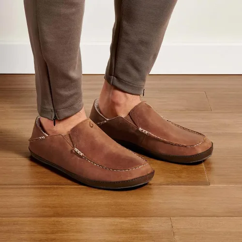 Miniatura 5 de OluKai Moloa Pantuflas para hombre zapatos sin cordones de cuero nobuck de alta calidad forro de oveja e inserto de gel diseño de tacón caído