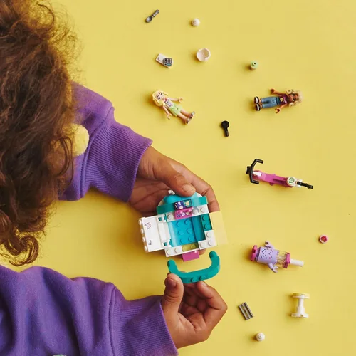 Miniatura 3 de LEGO Friends Tienda Móvil de Té de Burbujas Juego de Construcción de Juguetes 41733, Divertido Juego de Simulación Conjunto de Vehículo de Juguete