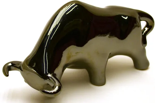 Miniatura 4 de Toro de escultura de cerámica hecho a mano y pintado a mano. Figura decorativa (tamaño pequeño 9.45 x 5.51 x 3.94 pulgadas) (negro mate)