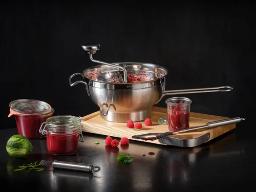 Miniatura 4 de Rosle 16252 - Molinillo de alimentos de acero inoxidable con mango, soportes para cuencos y 2 tamices de disco de molienda