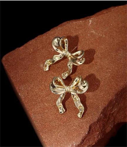 Miniatura 3 de Aretes de aro pequeños y ligeros con lazo de oro de 14 quilates para mujeres y niñas