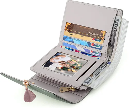 Miniatura 48 de UTO - Cartera pequeña RFID de piel sintética con dije de hoja, cierre de cremallera y tarjetero.