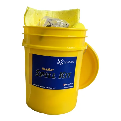 Spilfyter Kit de derrames de materiales peligrosos en cubo reutilizable | Incluye 10 almohadillas amarillas para materiales peligrosos, 3 calcetines