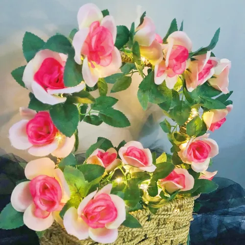 Miniatura 6 de Guirnalda de luces artificiales de vid de rosas de 7.5 pies, funciona con pilas, guirnalda de rosas para San Valentín, boda, dormitorio, fiesta