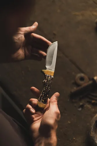 Miniatura 3 de Uncle Henry 182UH Elk Hunter Next Gen - Cuchillo de hoja fija SS de alto carbono de 8.4 pulgadas con un punto de caída de 3.8 pulgadas y mango
