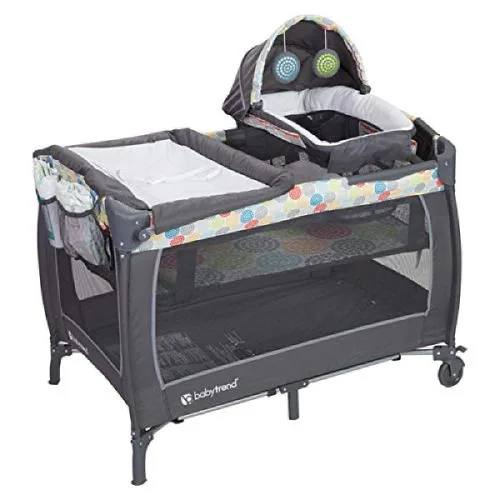 Baby Trend Lil' Snooze™ Deluxe II Nursery Center® Playard, Funfetti color fantasía (Funfetti)