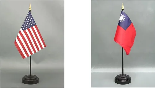 Miniatura 109 de Juego de banderas de escritorio de Afganistán, hecho en Estados Unidos, de rayón de 4 x 6 pulgadas, escritorio de oficina y pequeñas banderas