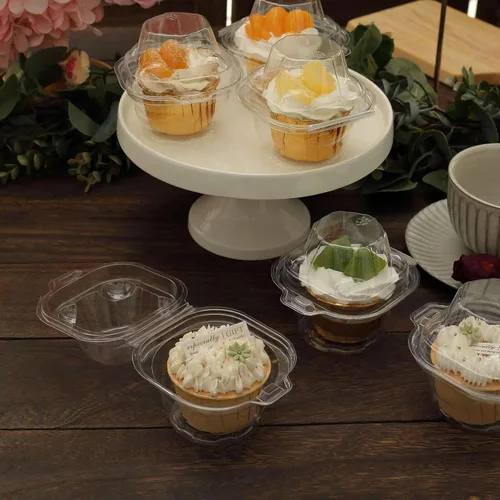 Miniatura 13 de Efavormart - Paquete de 50 recipientes de plástico para cupcakes de 3 pulgadas, color dorado y transparente, cajas cuadradas para fiestas, soporte