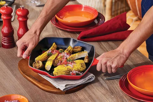 Miniatura 7 de Le Creuset Sartén cuadrada Signature de hierro fundido esmaltado, 10.25 pulgadas, sal marina