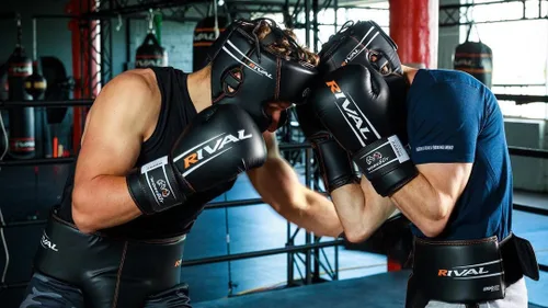Miniatura 4 de Rival Boxing RS60V 2.0 Guantes de entrenamiento de boxeo, cierre de velcro - Superficie de golpeo más grande para máxima protección