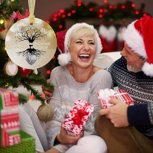 Miniatura 3 de Adorno de boda de 50 aniversario 2025 colgante de Navidad para pareja, 50 años como señor y señora, regalo de boda de Navidad para padres, adorno