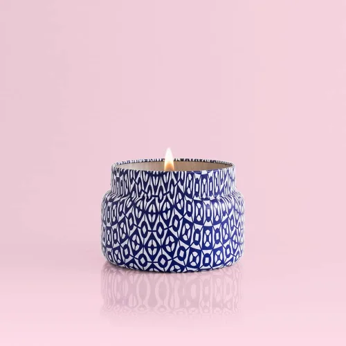 Miniatura 5 de Capri Blue Volcano - Vela en tarro de lata de viaje estampada, vela de lujo con una mezcla de cera de soja de larga duración, perfumada con Azul