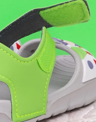 Miniatura 7 de Disney Toy Story Buzz Lightyear - Sandalias para niños, deslizadores de superhéroes con correa de apoyo para niños pequeños, calzado sin cordones